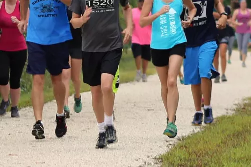 Kocogók a sétányon