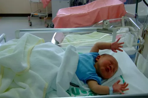 Moro-reflex csecsemőn