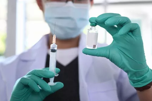 Fecskendő felszívására készülve