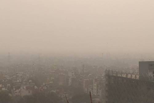 Városra telepedő szmog, füstköd