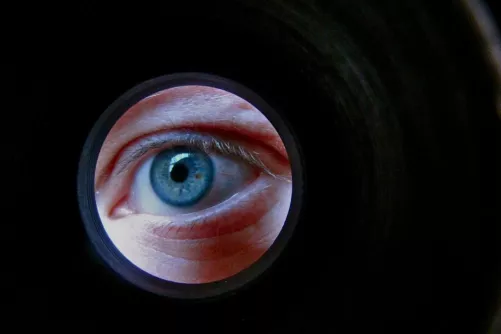 Vigyázzon a szemére...