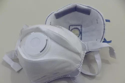 Légzésvédő maszk, félálarc (fotó: VBEdgar)