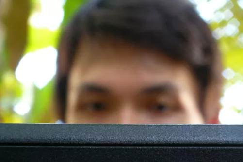 Munka monitor előtt