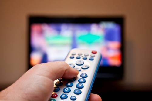 TV, távirányító, csatornaváltás