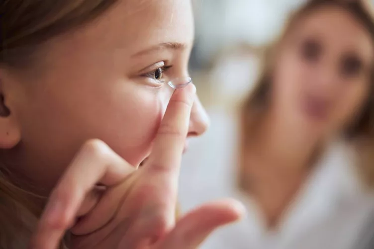 Kontaktlencse felhelyzése