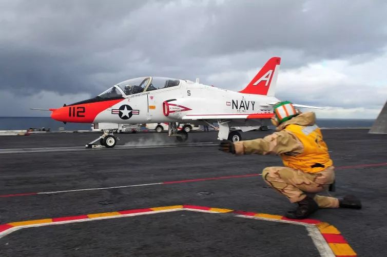 Vadászgép anyahajón