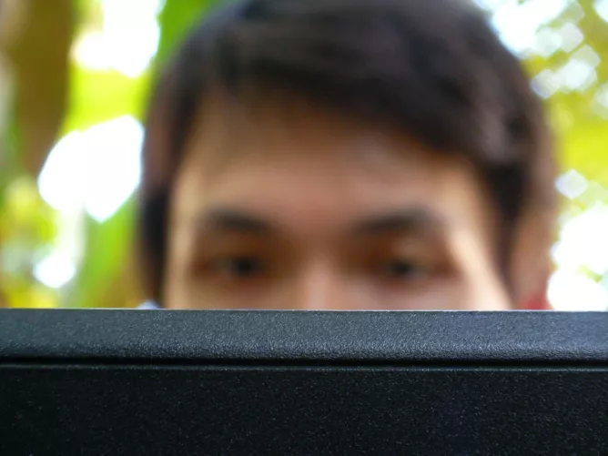 Munka monitor előtt