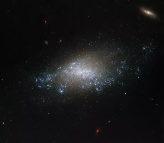 NGC 3274 galaxis a Hubble űrteleszkóp szemével