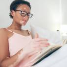Vitiligo csinos fiatal nőn